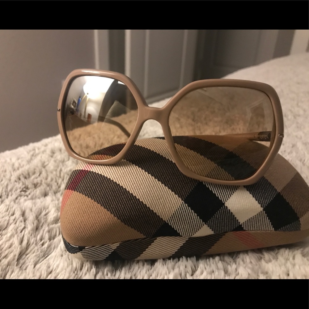 Burberry rose and gold sunglasses